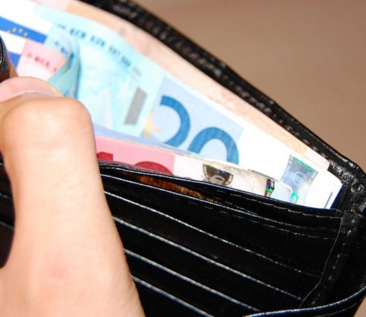 Rroga e asamblistit rritet tepër, shikojeni sa është marrë vendimi!