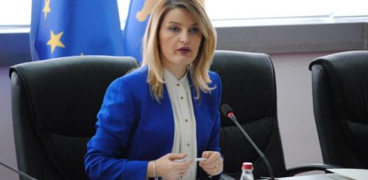 Hoxha raportoi në Komisionin parlamentar: Nuk kemi humbur asnjë cent nga fondet IPA