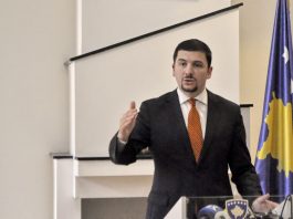 ‘Kërcënon’ Memli Krasniqi: Kushdo që nuk i respekton rregullat, ec nga PDK