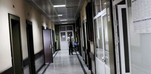 Edhe një i paraburgosur vdes në QKUK