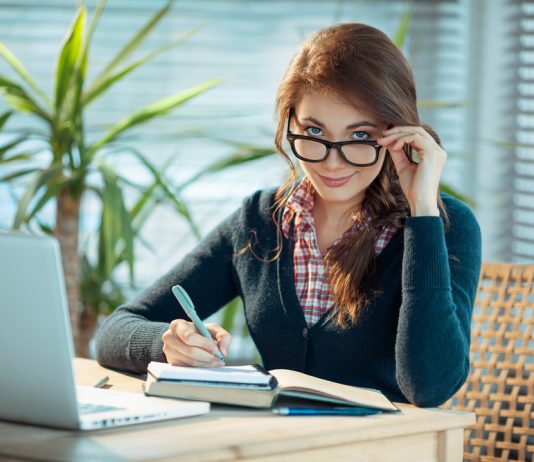 Përse është më e vështirë të jetohet me femër të mençur