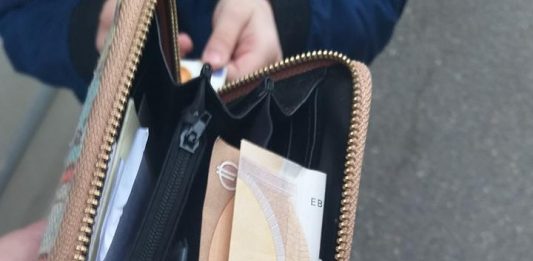 Gjen kuletën me 1570 euro në stacionin e autobusëve në Prishtinë, arrestohet