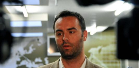 KONJUFCA PËR ‘STUTTGARTER ZEITUNG’: POLITIKA E JASHTME NË KRIZË, SERBIA PO BËNË FUSHATË AGRESIVE